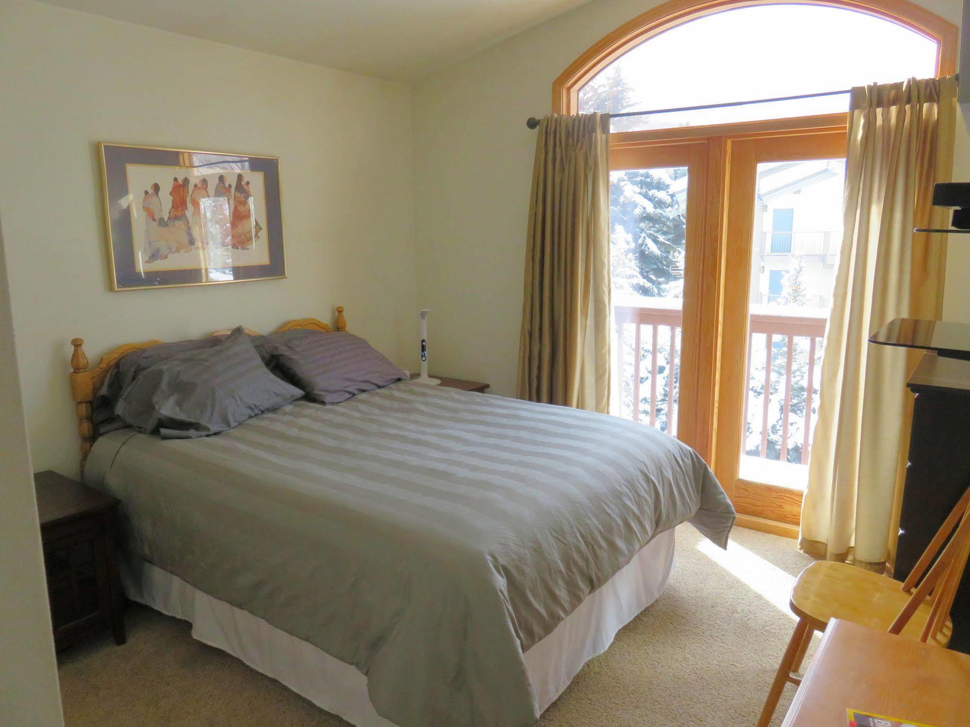 Mein Haus Bed & Breakfast Avon Exterior photo